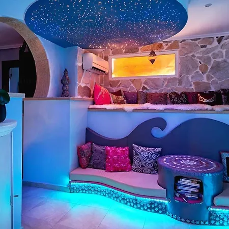 Charming In Torrevieja, 75 Sqm With Shared Pool