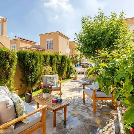 Charming In Torrevieja, 75 Sqm With Shared Pool Apartment *