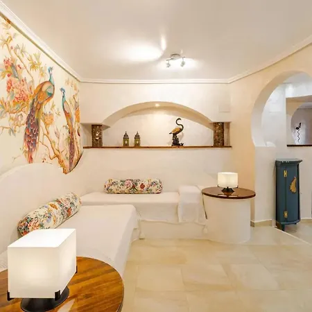Apartment Charming In Torrevieja, 75 Sqm With Shared Pool
