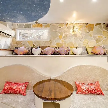 Charming In Torrevieja, 75 Sqm With Shared Pool